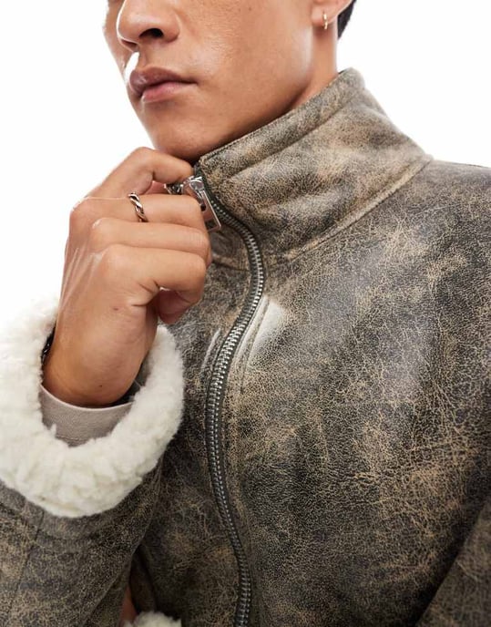 ASOS DESIGN oversized imitationsläder flygjacka i tvättad svart - Image 3