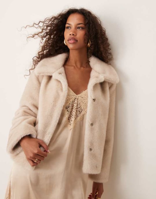 Abercrombie & Fitch kragjacka i beige borg - Image 1