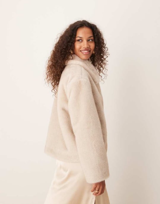 Abercrombie & Fitch kragjacka i beige borg - Image 4