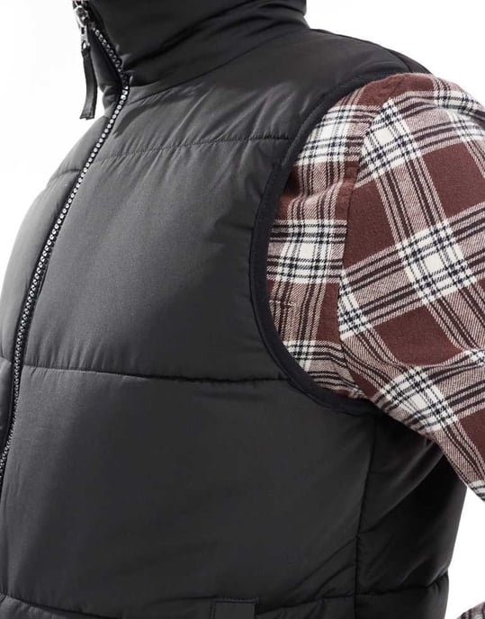 ASOS DESIGN pufferväst i svart - Image 4