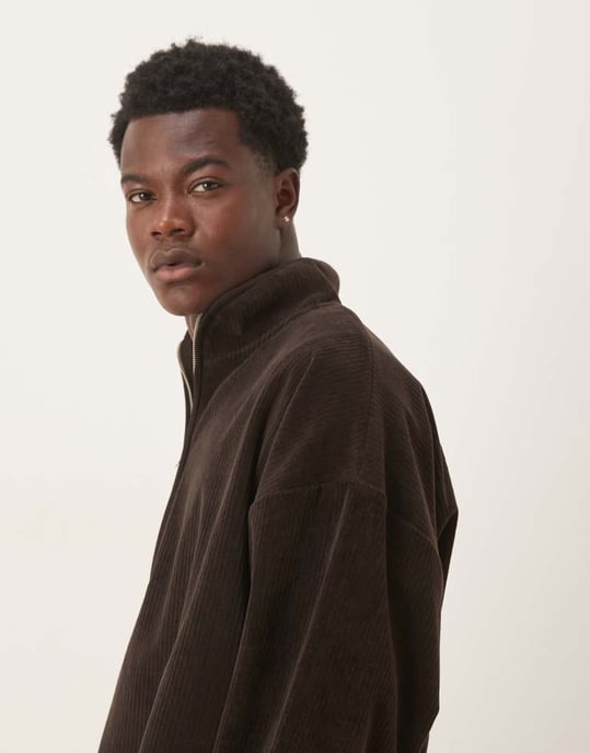 ASOS DESIGN co-ord boxy avslappnad halv dragkedja ribbad velour träningsjacka i brun - Image 4