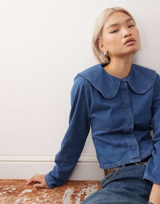 Återvunnet vintage denim blus med peter pan-krage och långa ärmar i mellanblå tvätt - Image 3