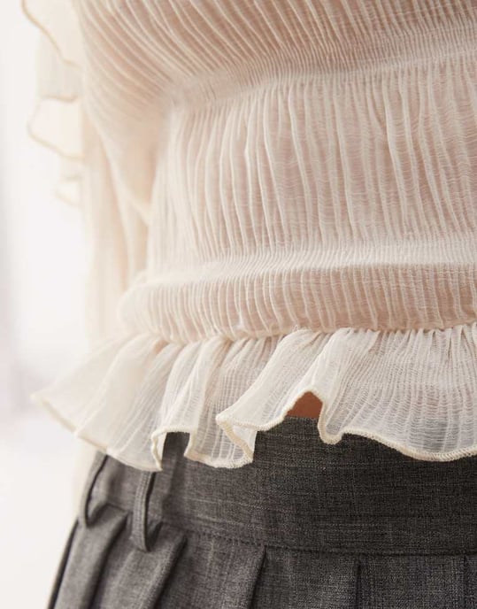 Motel Kalena volang off-shoulder långärmad blus i off-white - Image 2