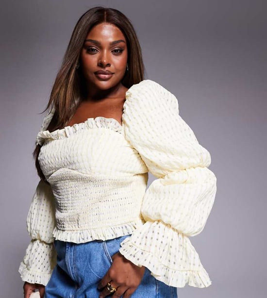 ASOS LUXE Curve rynkad strukturerad rutmönstrad puffärmad topp i smörgul - Image 1