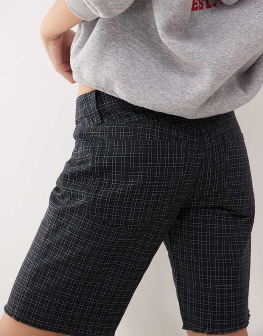 Veckodag långlinjiga shorts i grått rutmönster - Image 4