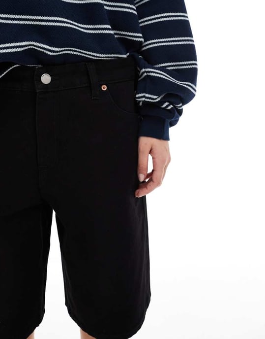 Dr Denim Lea låg midja avslappnad passform jortshorts i svart - Image 4