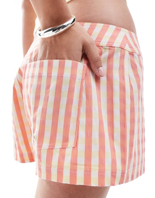 Cotton On krinklad badshorts i rosa rutig mönster - Image 2