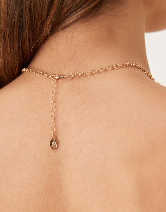 Accessorize Michelle snäckhänge uttalande halsband i guld - Image 2