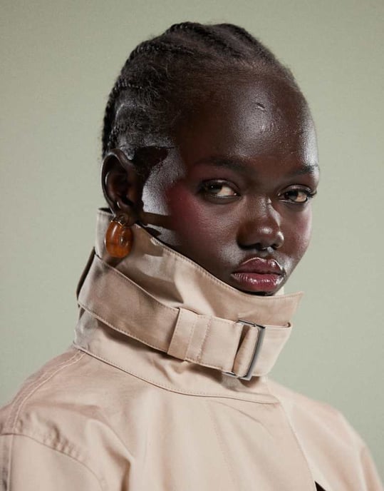 & Other Stories kort trenchjacka med remkrage i beige - Image 3