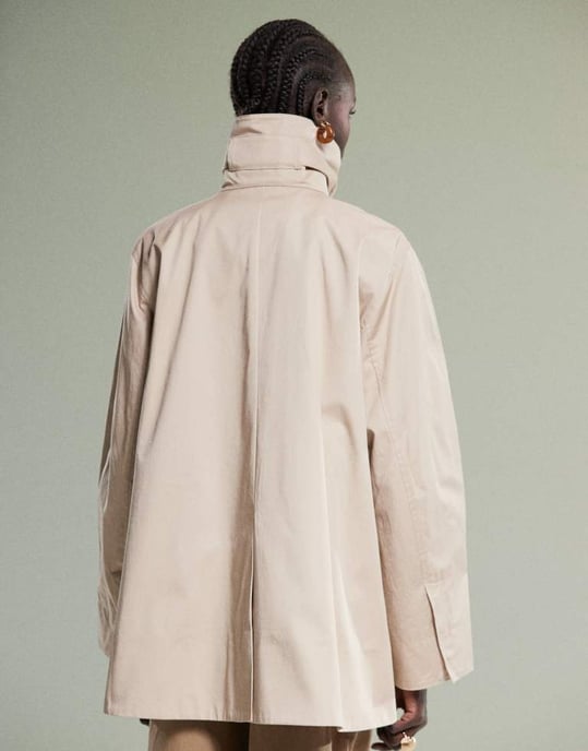 & Other Stories kort trenchjacka med remkrage i beige - Image 4