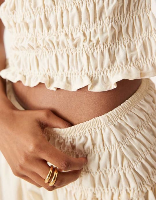ASOS DESIGN rynkad ärmlös topp i elfenben - Image 3