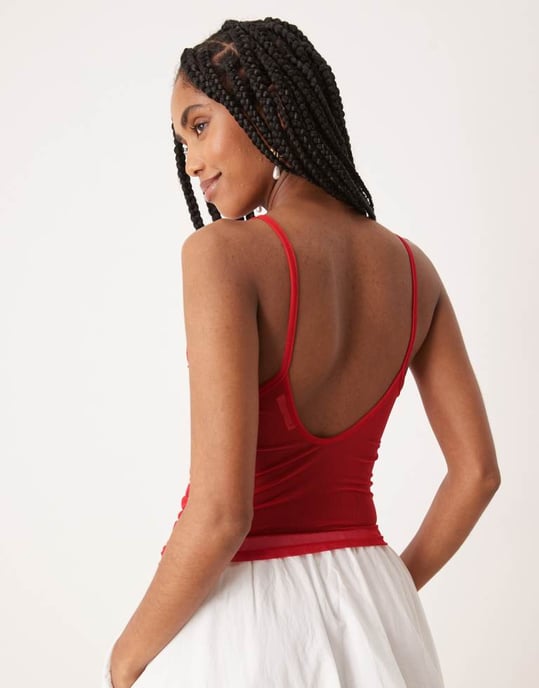 ASOS DESIGN samlad spagettiribbad mesh-top i röd - Image 4