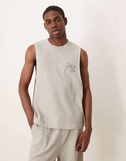 ASOS DESIGN kraftig samordnad boxy oversized avslappnad tanktop med broderi på bröstet i beige våffel - Image 1