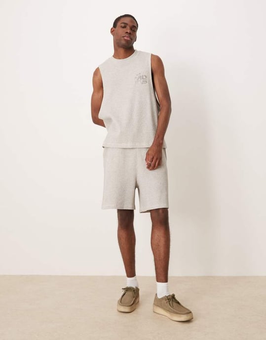 ASOS DESIGN kraftig samordnad boxy oversized avslappnad tanktop med broderi på bröstet i beige våffel - Image 2