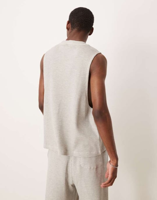 ASOS DESIGN kraftig samordnad boxy oversized avslappnad tanktop med broderi på bröstet i beige våffel - Image 3