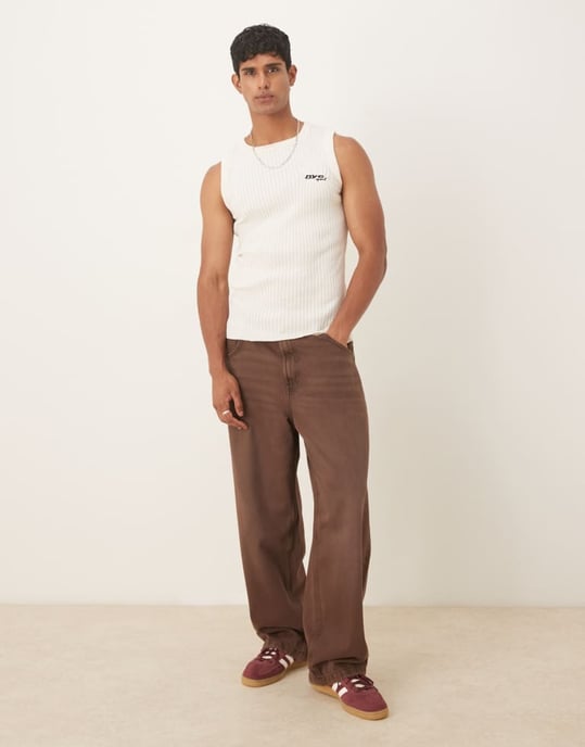 ASOS DESIGN muskulär passform ribbstickad väst i ecru - Image 4