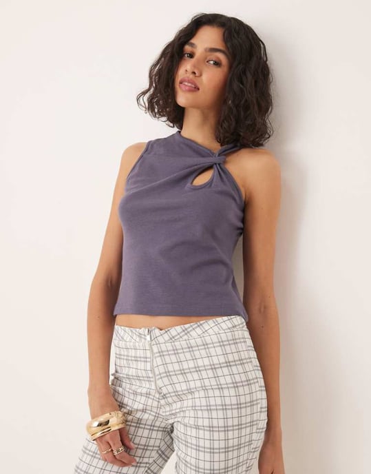 ASOS DESIGN tanktopp med vriddetalj i skiffergrå - Image 1