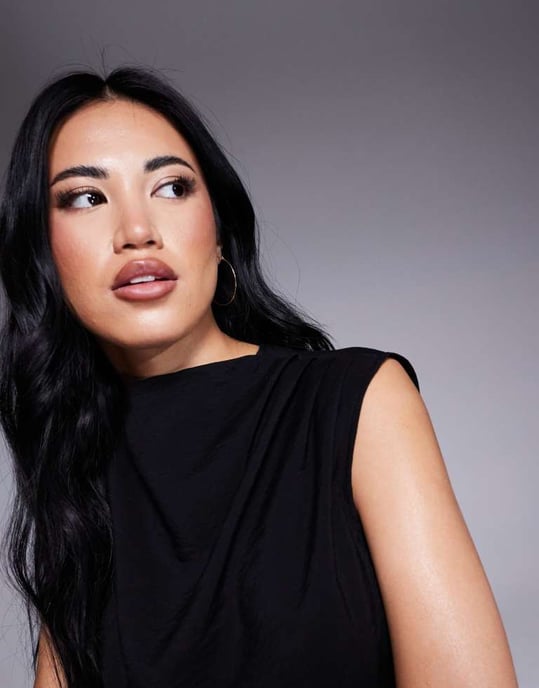 ASOS DESIGN draperad asymmetrisk ärmlös topp i svart - Image 3