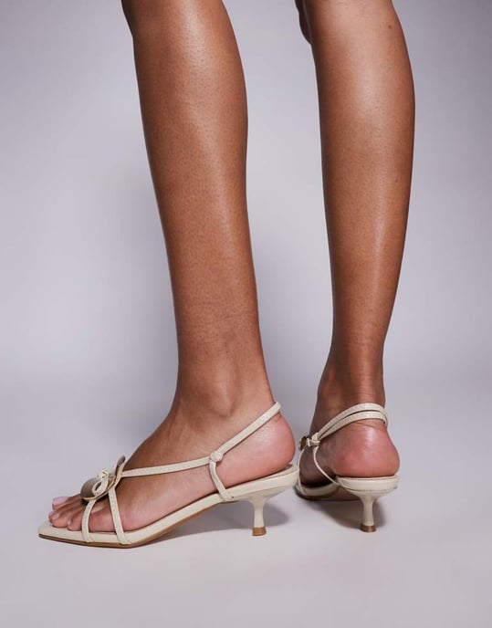 Simmi London Heiti fyrkantig tå snörda kitten heels i sten - Image 2