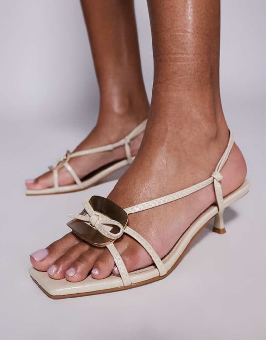 Simmi London Heiti fyrkantig tå snörda kitten heels i sten - Image 3