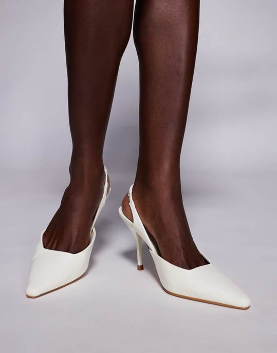 Simmi London Wide Fit Darcia spetsig slingback klackskor i smörgul - Image 4