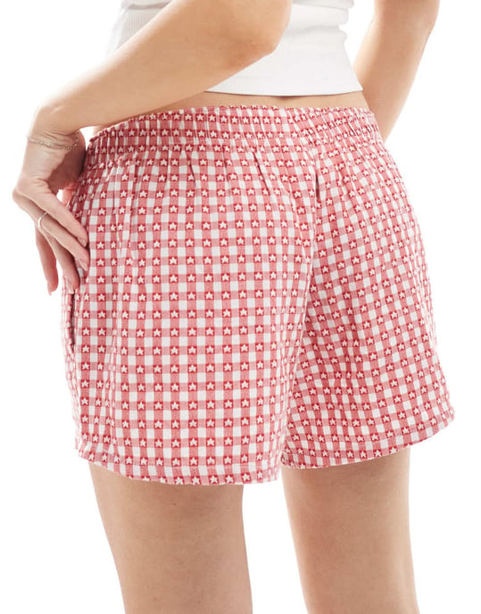 Hollister låg midja baggy boxershorts i pyjamas med röd stjärntryck - Image 4
