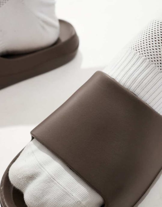 ASOS DESIGN tjocka sandaler i brunt - Image 2