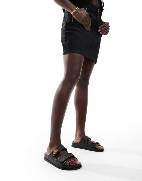 ASOS DESIGN Fawn fotbäddssandaler med vridlås i svart - Image 4