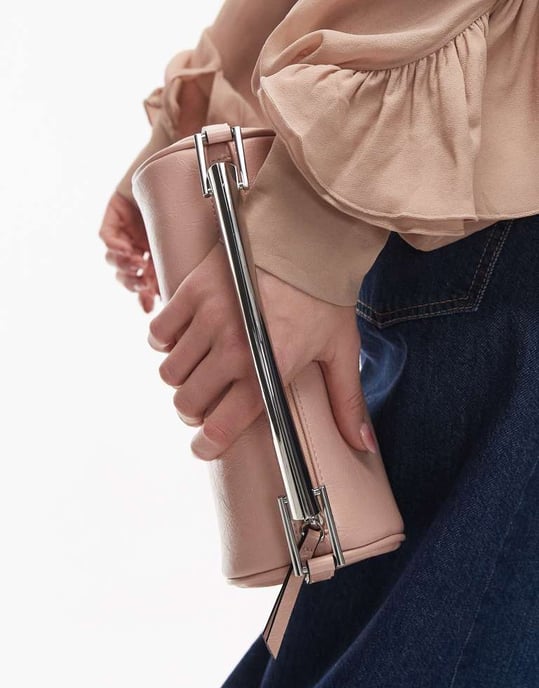 Topshop Gabi tunn grabväska med metallhandtag i rosa - Image 3