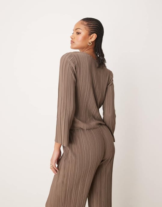 JDY Tall tie front plisse top co-ord in brown - Image 3