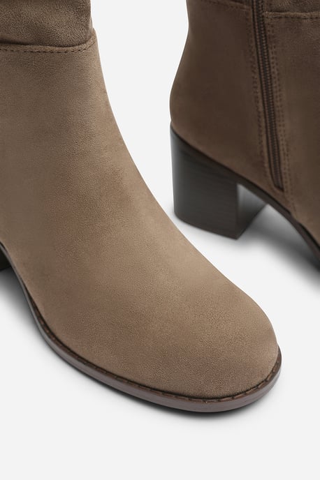 Where's That From Womens Kalenae Ruched Block Knee High Boot - Image 5