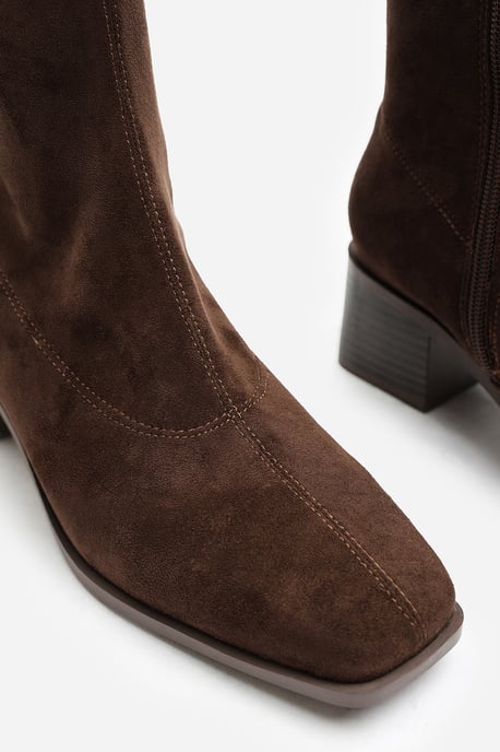 Where's That From Womens Ezzira Square Low Block Heel Stretch Knee High Boots - Image 6