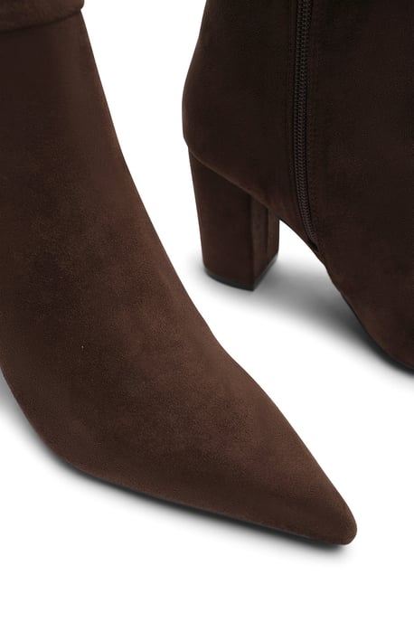 Where's That From Womens Evixa Wide Fit Knee High Pointed Toe Block Heel Boot - Image 5
