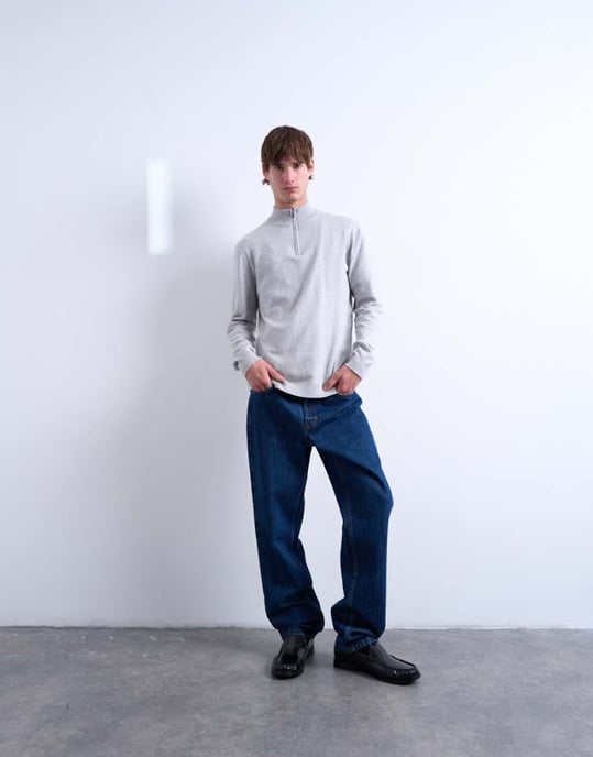 Topman essentiell stickad 1/4 zip funnel i ljusgrå - Image 1