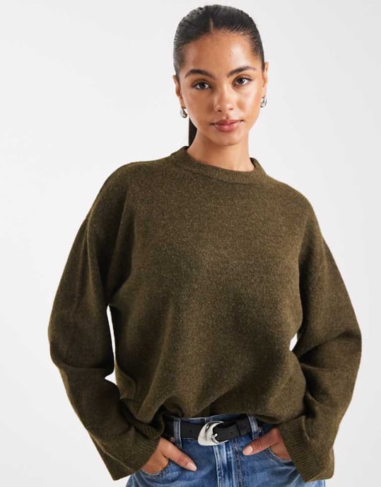 ASOS DESIGN avslappnad rundhalsad tröja i olivgrön - Image 1