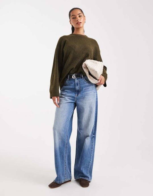 ASOS DESIGN avslappnad rundhalsad tröja i olivgrön - Image 2