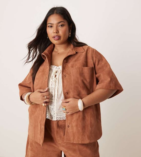 ASOS DESIGN Curve mockaskinn boxy skjorta co-ord i beige - Image 1