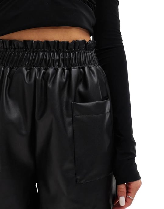 In The Style leather look stretch waist shorts in black - Image 4