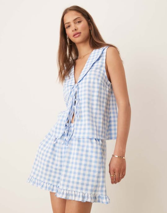 ASOS DESIGN volangshorts med resår i blå och vit rutigt mönster - Image 3