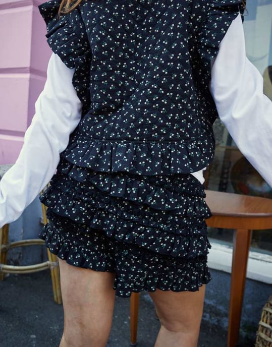 Labelrail x Laura Elizabeth Klein ditsy floral bloomer shorts co-ord in black - Image 3