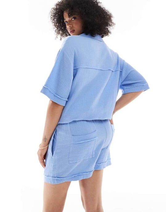 ASOS DESIGN cheesecloth-shorts med rå kantdetalj i blått - Image 4