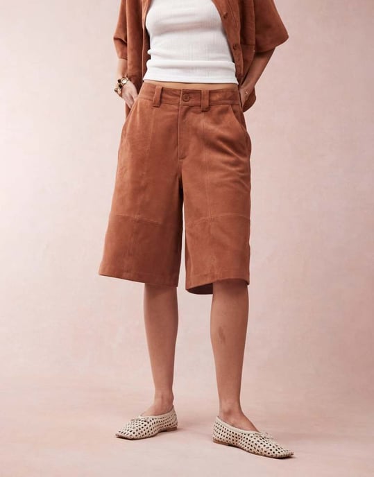 ASOS DESIGN mocka bermuda shorts-set i tan - Image 2