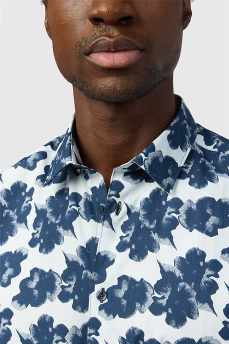 Long Sleeve Forward Point Collar Slim Fit Formal Shirt in Navy - Image 2