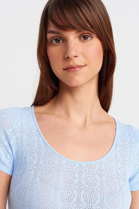 Slim Fit Ribbed Textured Blouse - Image 3