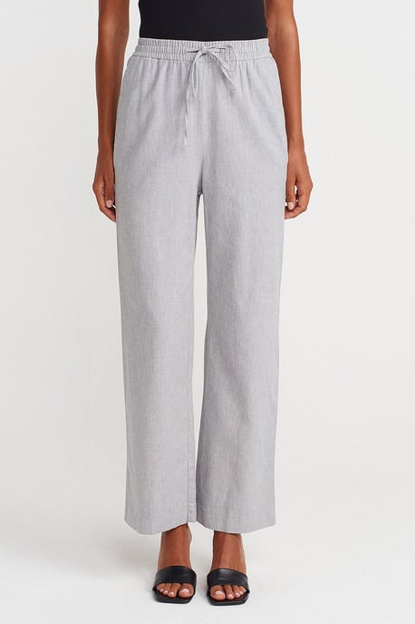 Wide-Leg Tencel Trousers With Drawstring Waist - Image 4
