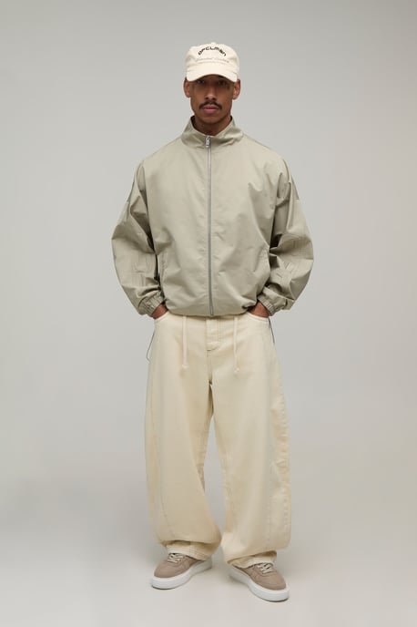 Panelled Rope Belted Barrel Fit Jeans - Image 4