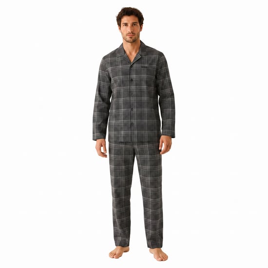 Men's Winter Long Sleeve Buttoned Pajamas 50550951 - Image 1