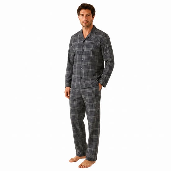 Men's Winter Long Sleeve Buttoned Pajamas 50550951 - Image 4