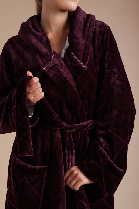 Burgundy Quilted Hooded Dressing Gown - Image 4