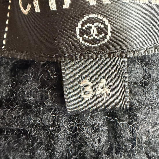 Chanel 21A Metiers D'Art Runway Pullover Sweater in Black Wool - Image 5
